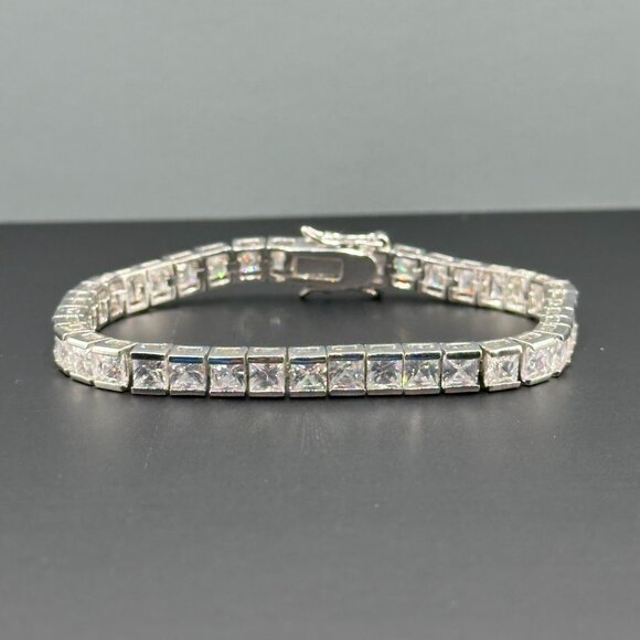 Tennis Bracelet Silver Tone Square Cut Clear Stones Box Clasp Statement 7 Inch - Picture 4 of 9
